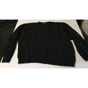 Basic Editions Mens Size 42x30 Black Sweater